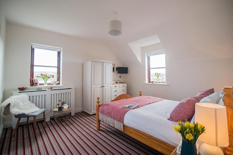 Oar Restaurant And Rooms Doolin Exterior foto